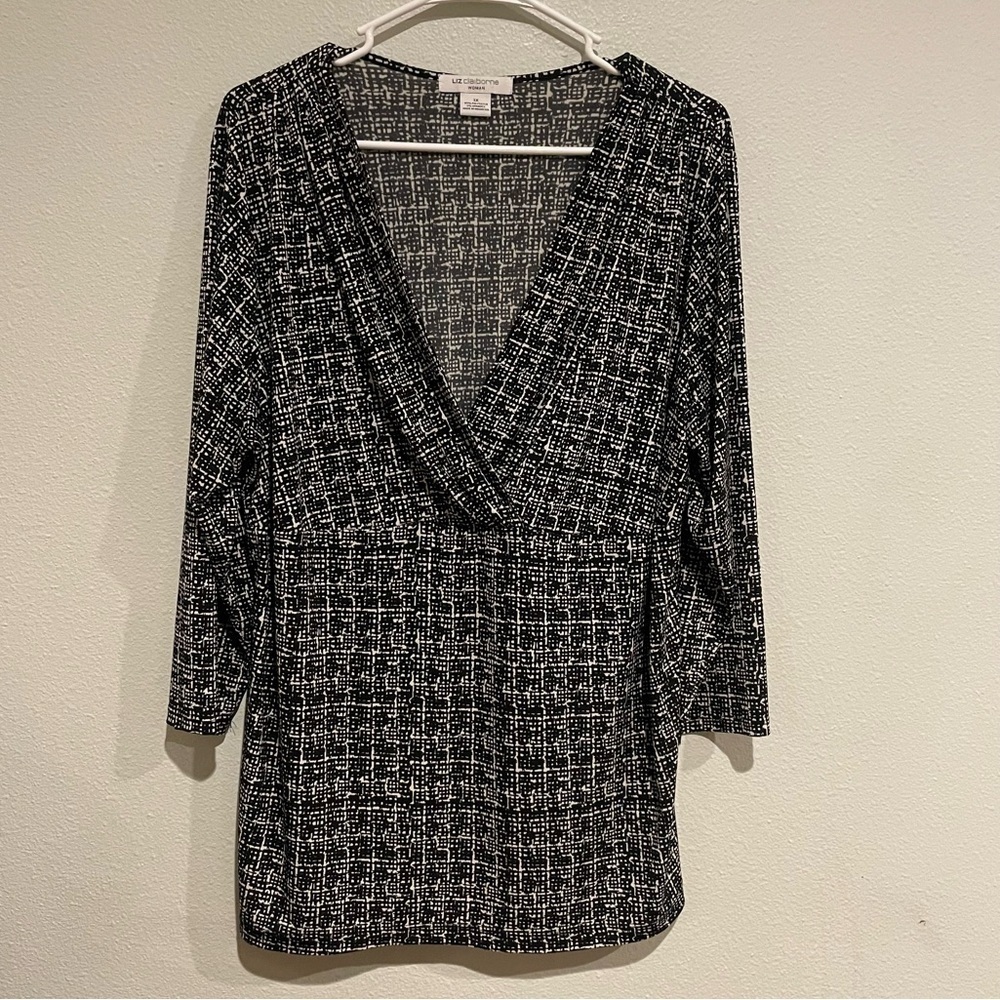 Liz Claiborne Black & White Graphic Design Blouse size 1X